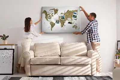 Korková nástenka s mapou sveta