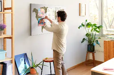 Korková nástenka s mapou sveta