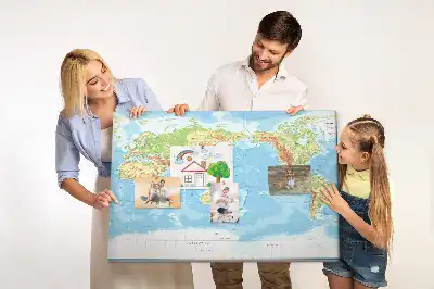 Korková nástenka s fyzickou mapou sveta