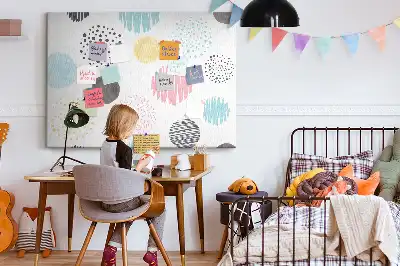 Nástenná nástenka do detskej izby s geometrickým vzorom