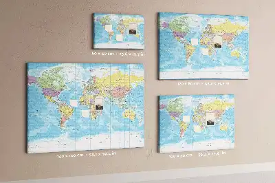 Korková nástenka s mapou administratívneho rozdelenia sveta