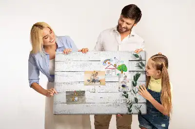 Nástenka do detskej izby s prírodnou kresbou dreva
