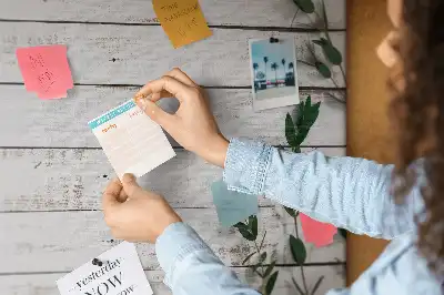Nástenka do detskej izby s prírodnou kresbou dreva