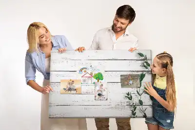 Nástenka do detskej izby s prírodnou kresbou dreva