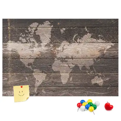 Korková nástenka s mapou sveta na drevenom podklade