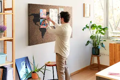 Nástenka do detskej izby s minimalistickým obrysom kontinentov
