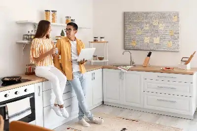 Korková nástenka s motívom klasického tehlového múru