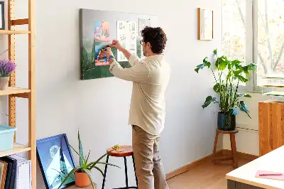 Korková nástenka s modernými rastlinnými motívmi