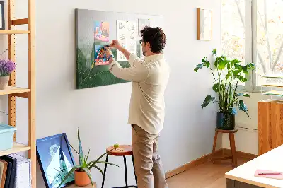 Korková nástenka s modernými rastlinnými motívmi