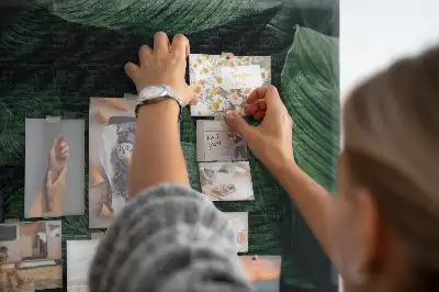 Korková nástenka s motívom tropickej monstery