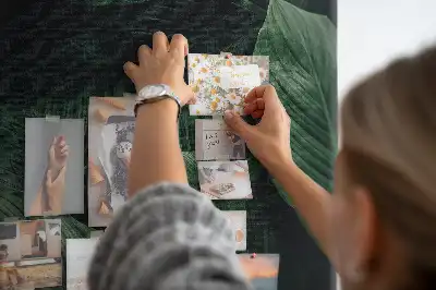 Korková nástenka s motívom tropickej monstery