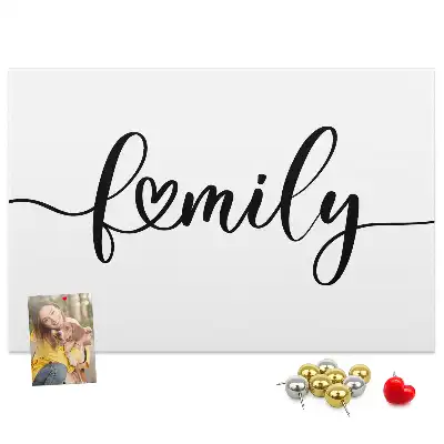 Korková nástenka s nápisom Family