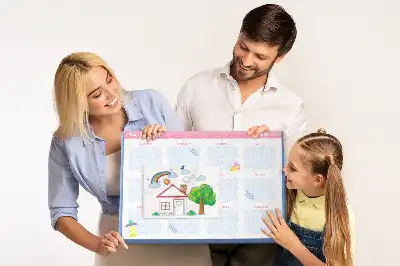Nástenný mesačný kalendár ako nástenka do detskej izby