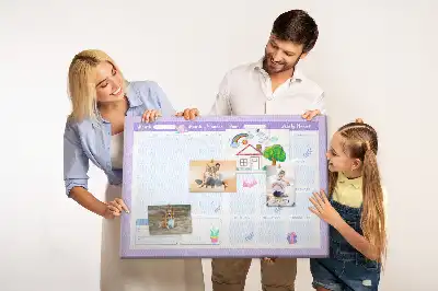 Korková nástenka s ružovým ročným plánovačom