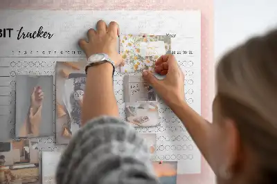 Korková nástenka na sledovanie každodenných cieľov