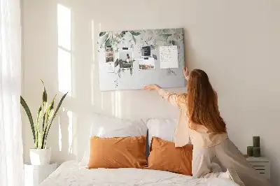 Korková nástenka s motívom prírodných listov