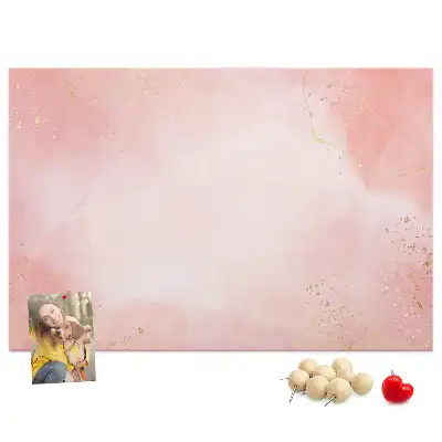 Nástenka do detskej izby v dizajne ružový mramor