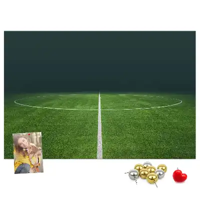 Nástenka do detskej izby s motívom futbalového ihriska