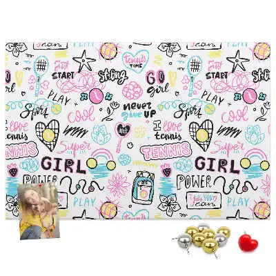 Korková nástenka so vzorom čmáranice