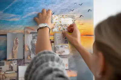 Korková nástenka s motívom jazera a móla