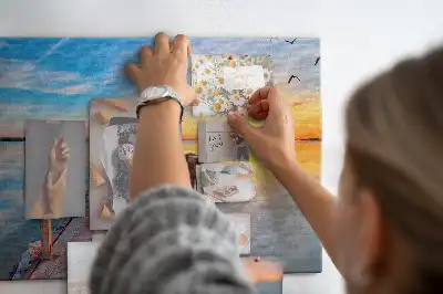 Korková nástenka s motívom jazera a móla