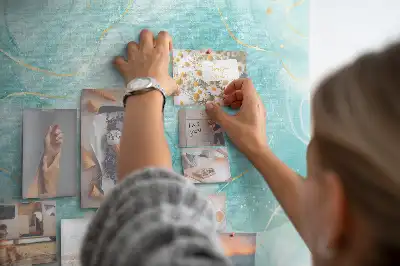 Korková nástenka s motívom umeleckého tekutého kameňa