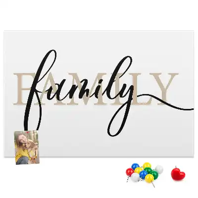 Korková nástenka s nápisom Family