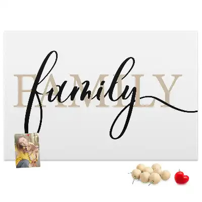 Korková nástenka s nápisom Family