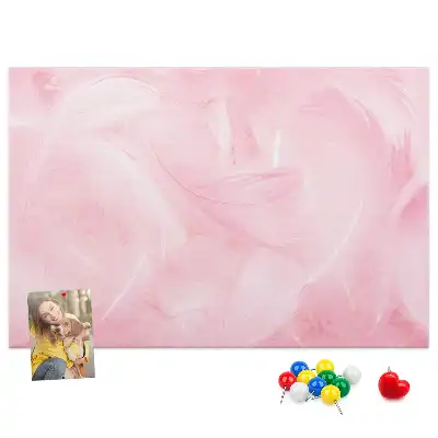 Korková nástenka s abstraktným motívom pierok