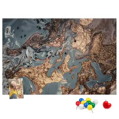 Korková nástenka s dekoratívnym motívom žilkovaného kameňa