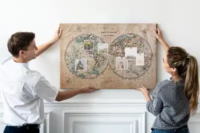 Korková nástenka s mapou sveta
