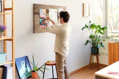 Korková nástenka s motívom glóbusu vo vintage štýle