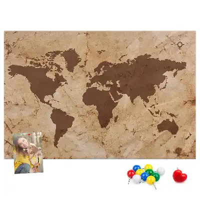 Korková nástenka s motívom glóbusu vo vintage štýle