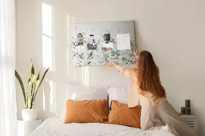 Korková nástenka s rastlinným motívom