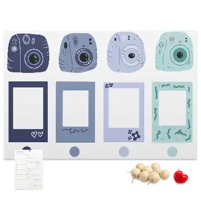 Korková nástenka s rámikmi na fotografie typu Polaroid