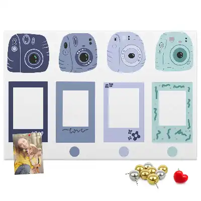 Korková nástenka s rámikmi na fotografie typu Polaroid