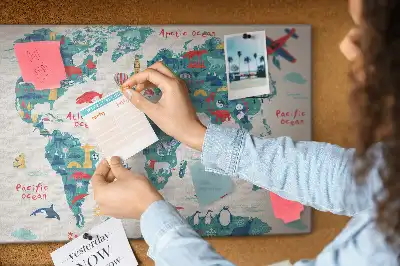 Korková nástenka s obrázkovou mapou sveta