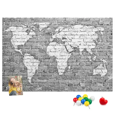 Nástenka do detskej izby Mapa sveta na tehlách