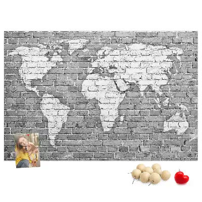 Nástenka do detskej izby Mapa sveta na tehlách