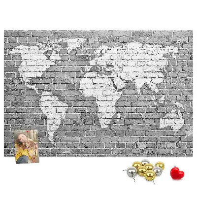 Nástenka do detskej izby Mapa sveta na tehlách