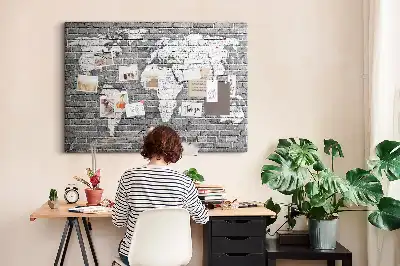 Nástenka do detskej izby Mapa sveta na tehlách