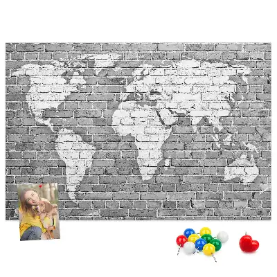 Nástenka do detskej izby Mapa sveta na tehlách
