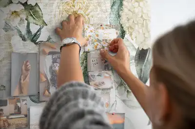 Korková nástenka s motívom kvetov