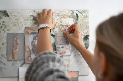Korková nástenka s motívom kvetov