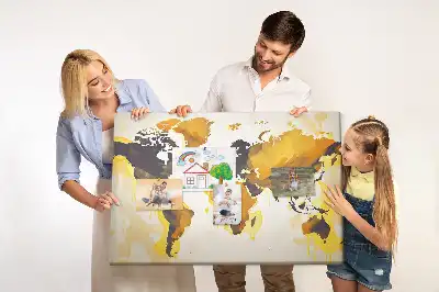 Korková nástenka s abstraktnou mapou sveta