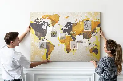 Korková nástenka s abstraktnou mapou sveta