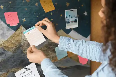 Korková nástenka Hory v noci