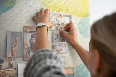 Nástenka do detskej izby s rámikom so vzormi
