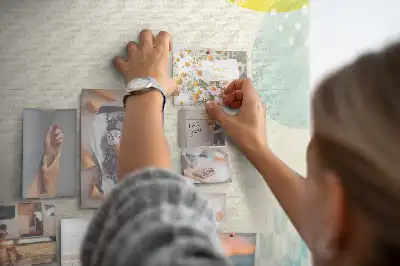 Nástenka do detskej izby s rámikom so vzormi