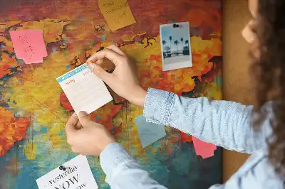 Dekoratívna korková nástenka v tvare mapy sveta